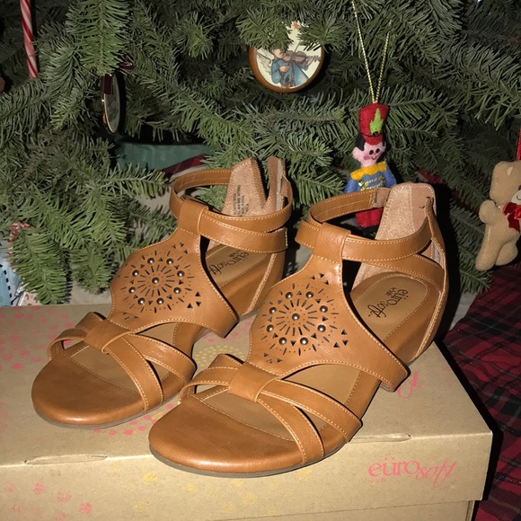 Euro Soft,Brown/ camel color wedge sandals, size 7.5 M - Picture 6 of 11